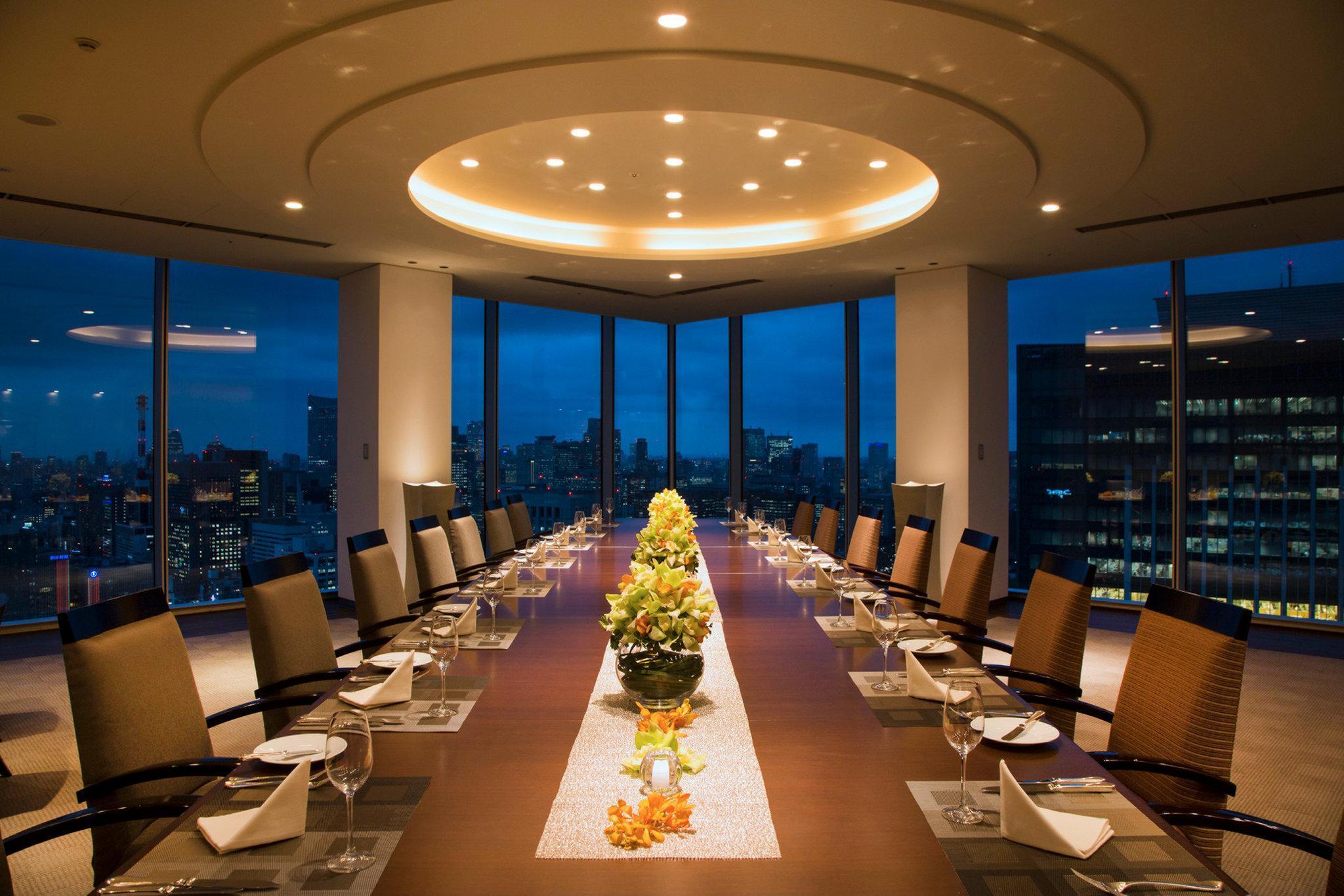 Four Seasons Hotel Tokyo At Marunouchi Exterior photo